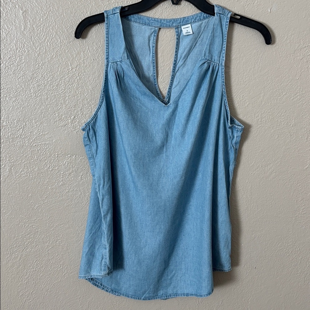 Old Navy Women’s Chambray V-Neck Tank Top Medium